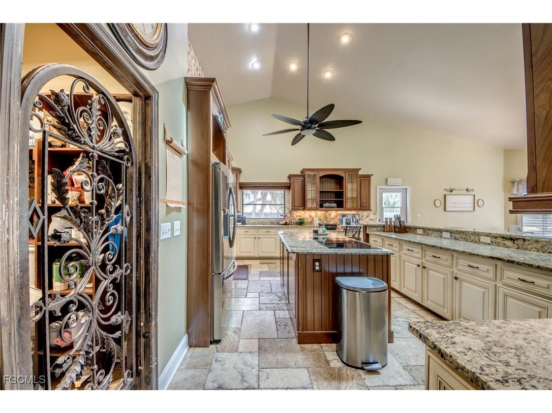 706 SW 6th Street Cape Coral FL 33991 2025022991 image14