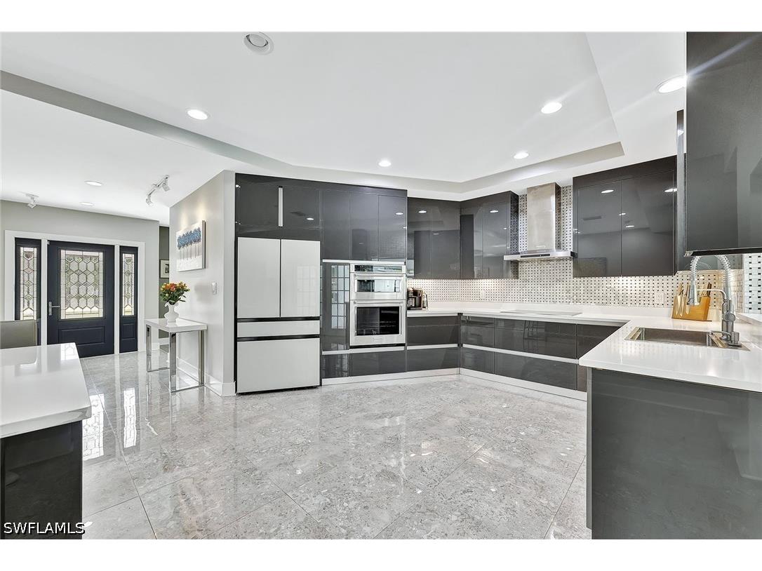 7060 Hendry Creek Drive Fort Myers FL 33908 225083333 image10