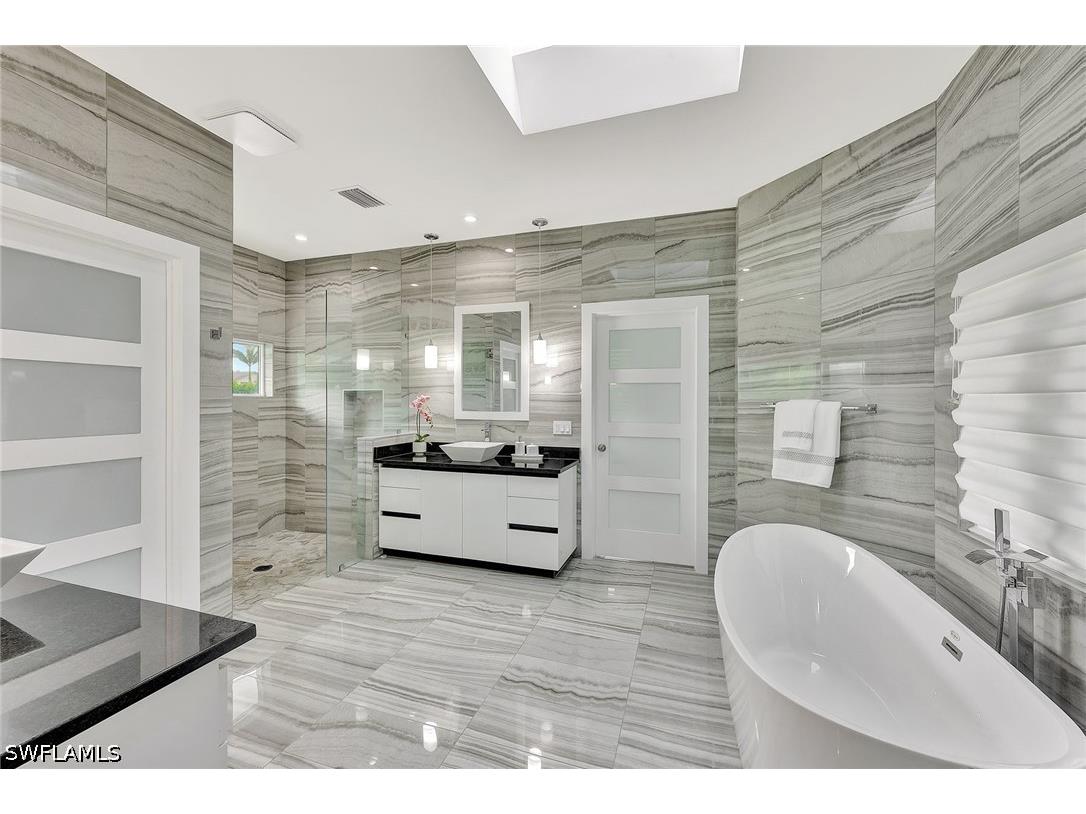 7060 Hendry Creek Drive Fort Myers FL 33908 225083333 image17