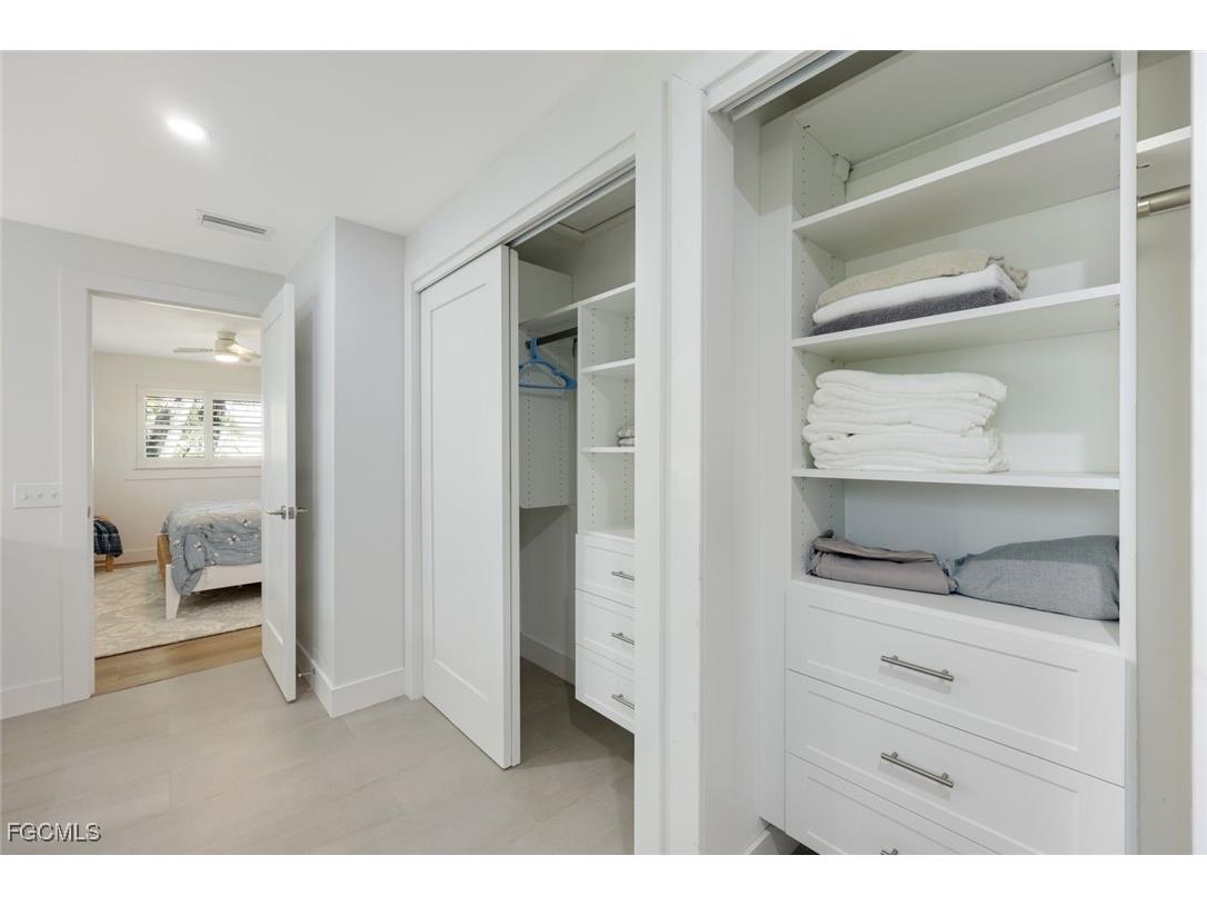 707 Durion Court Sanibel FL 33957 2025004882 image17