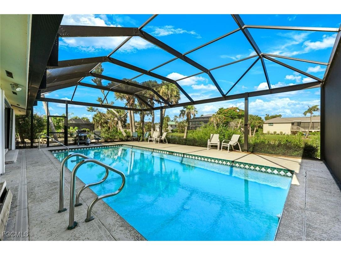 707 Durion Court Sanibel FL 33957 2025004882 image4