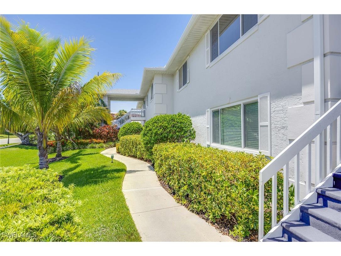 707 Neapolitan Way #707 Naples FL 34103 225063399 image2