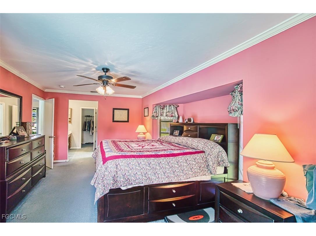 707 SE 9th Place Cape Coral FL 33990 2025010707 image15