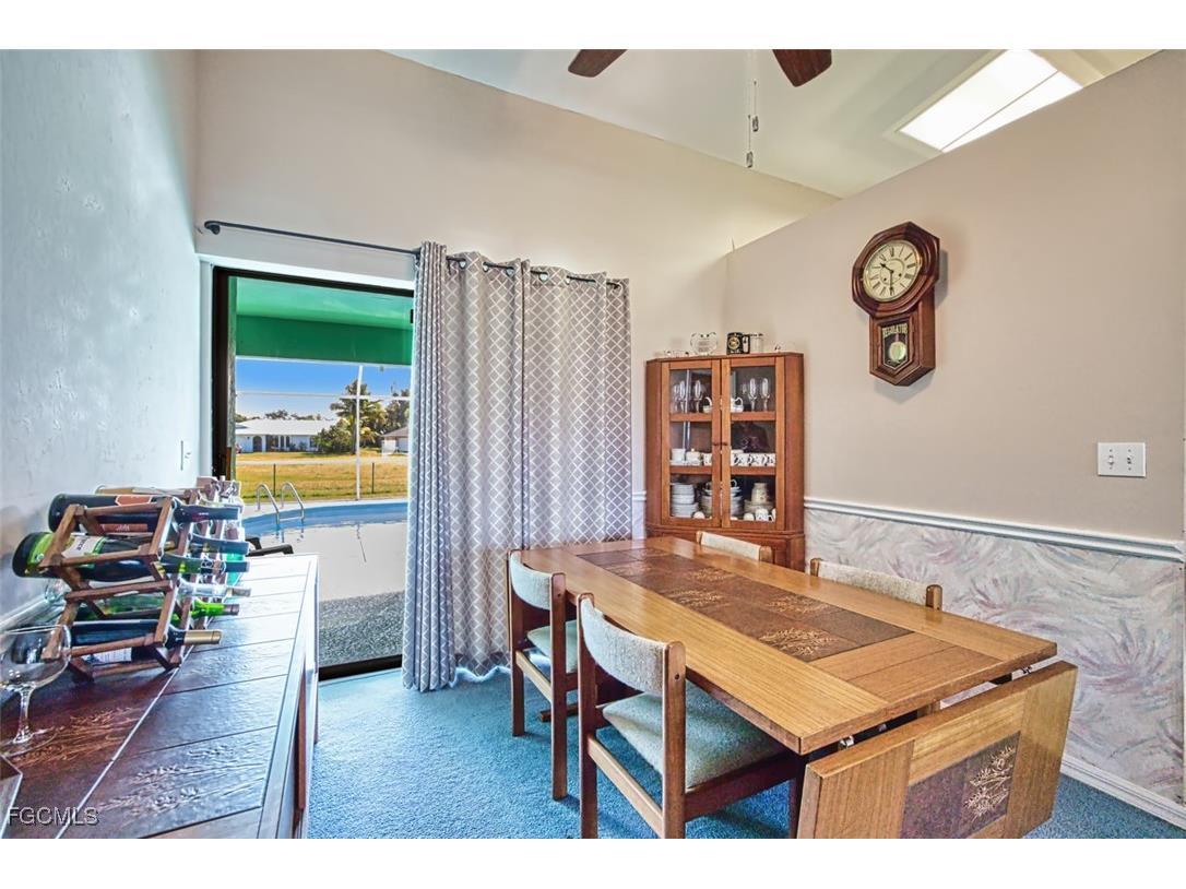 707 SE 9th Place Cape Coral FL 33990 2025010707 image8