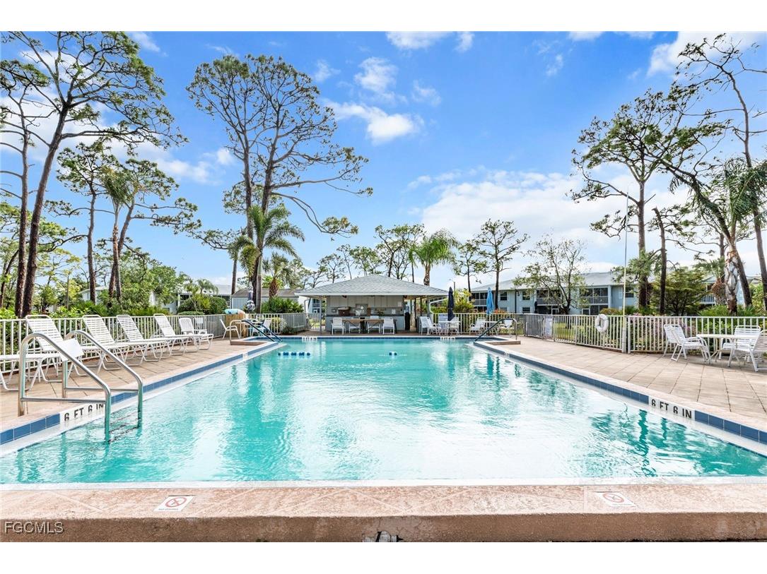 7074 Nantucket Circle #8 North Fort Myers FL 33917 2025008509 image1