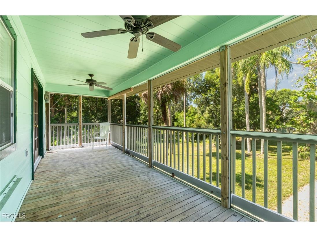 7076 Maida Lane Fort Myers FL 33907 2025010975 image14