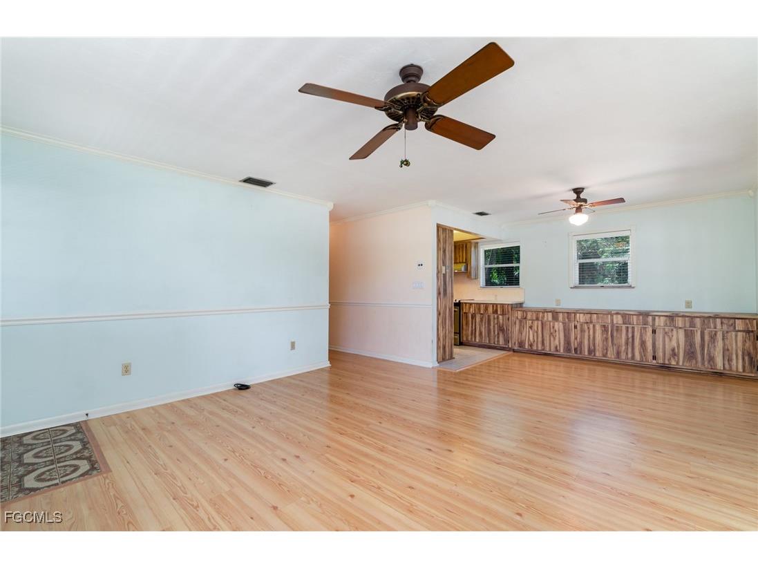 7076 Maida Lane Fort Myers FL 33907 2025010975 image6