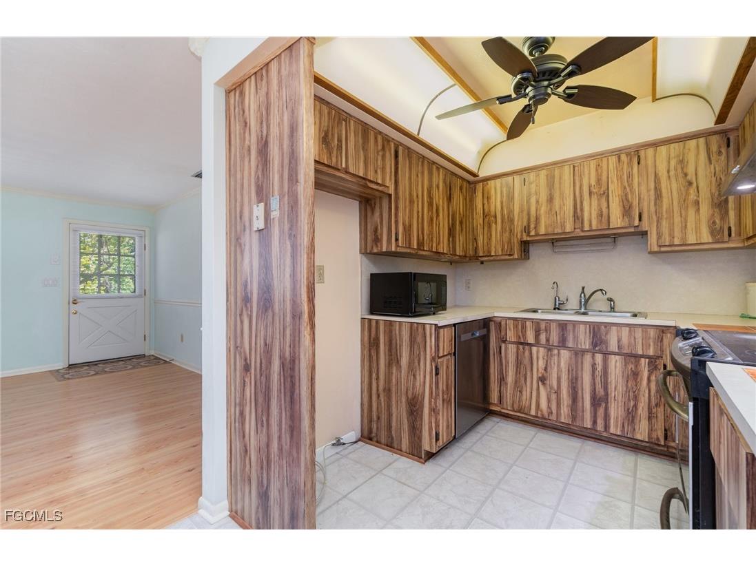 7076 Maida Lane Fort Myers FL 33907 2025010975 image9