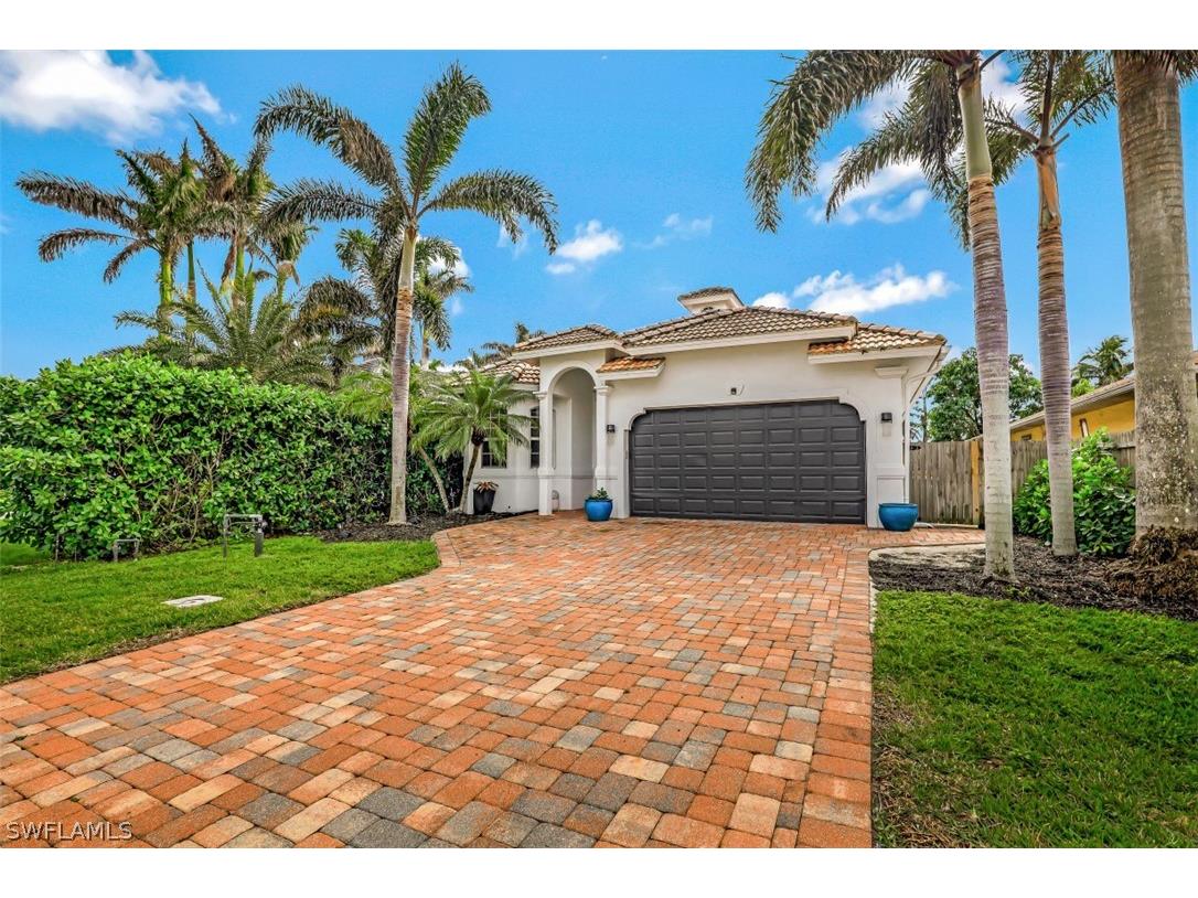 708 108th Avenue N Naples FL 34108 223000384 image1