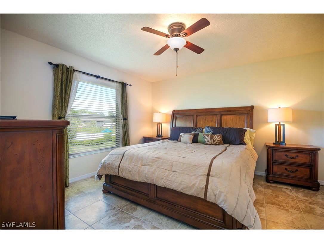 708 Landover Circle #202 Naples FL 34104 222066388 image1
