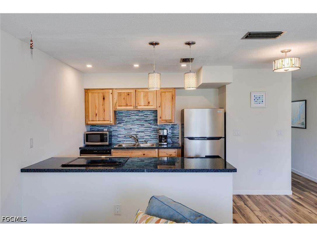 708 Victoria Drive #105 Cape Coral FL 33904 2026015685 image3