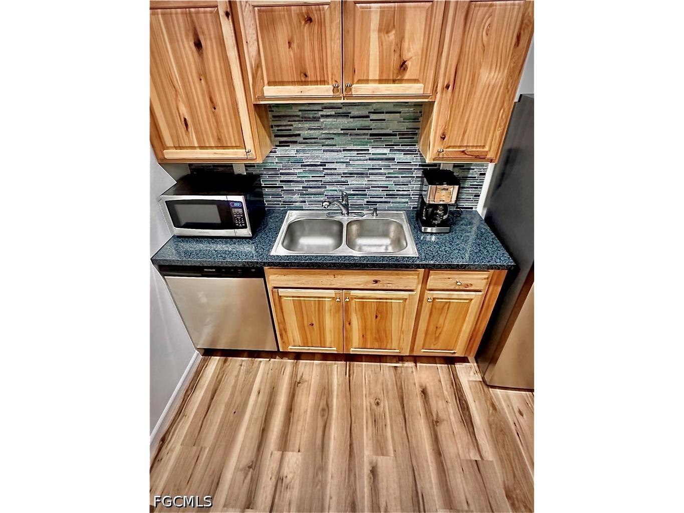 708 Victoria Drive #105 Cape Coral FL 33904 2026015685 image4