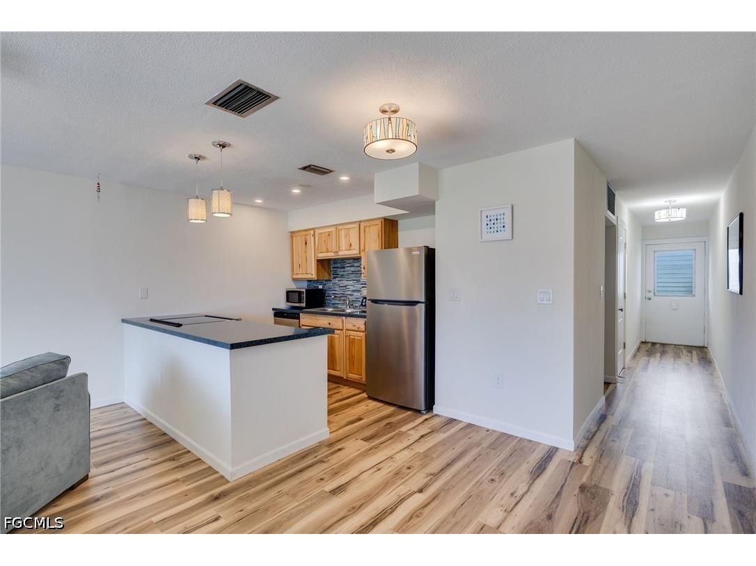 708 Victoria Drive #105 Cape Coral FL 33904 2026015685 image6