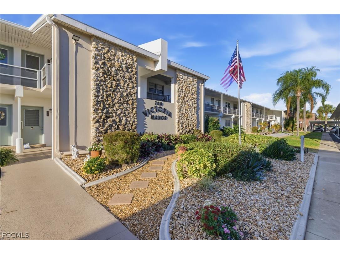 708 Victoria Drive #212 Cape Coral FL 33904 2026008327 image2