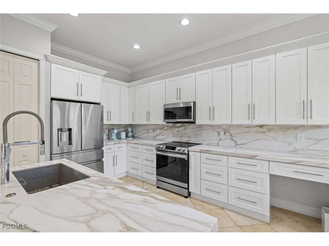7080 Bergamo Way #201 Fort Myers FL 33966 2026002095 image1