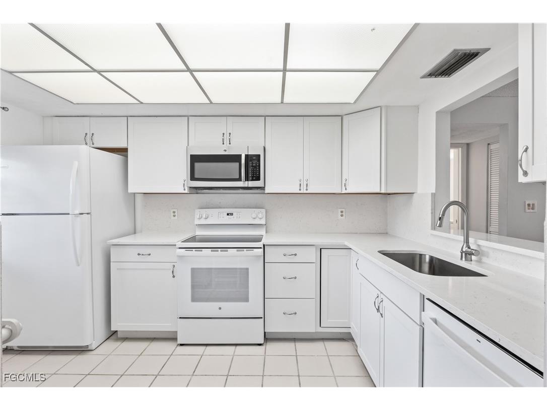 7080 Nantucket Circle #2 North Fort Myers FL 33917 2025020972 image5