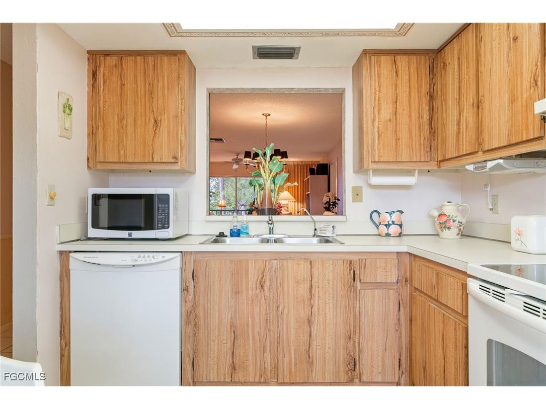 7086 Nantucket Circle #6 North Fort Myers FL 33917 2025024923 image4