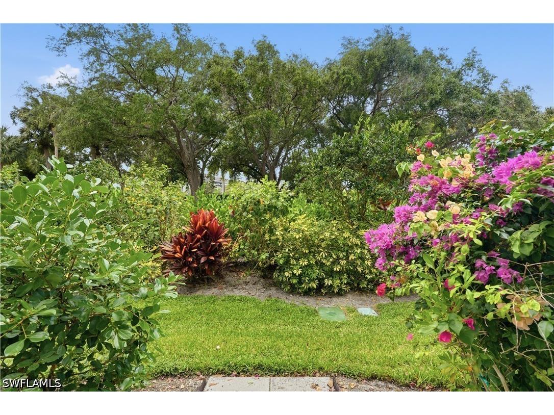 7087 Barrington Circle #102 Naples FL 34108 226017415 image18