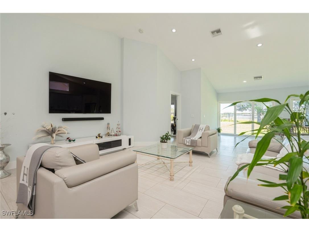 7087 Lone Oak Boulevard Naples FL 34109 226000938 image6