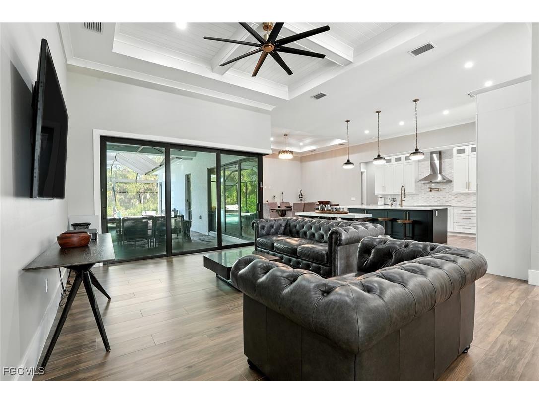 709 15th Street SW Naples FL 34117 2025005820 image8