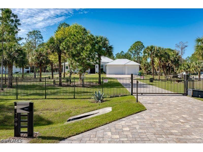709 15th Street SW Naples FL 34117 226015988 image1