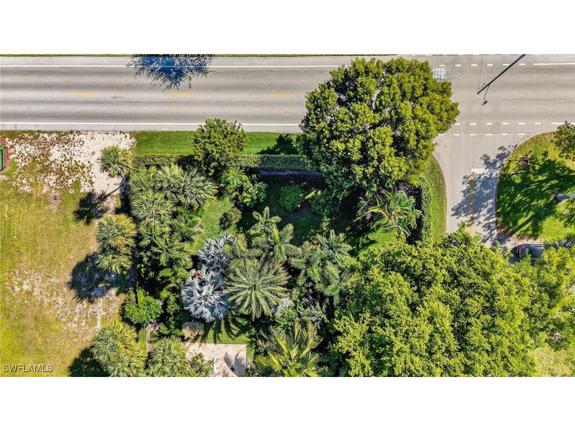 709 Broad Ave S Naples FL 34102 225077852 image10