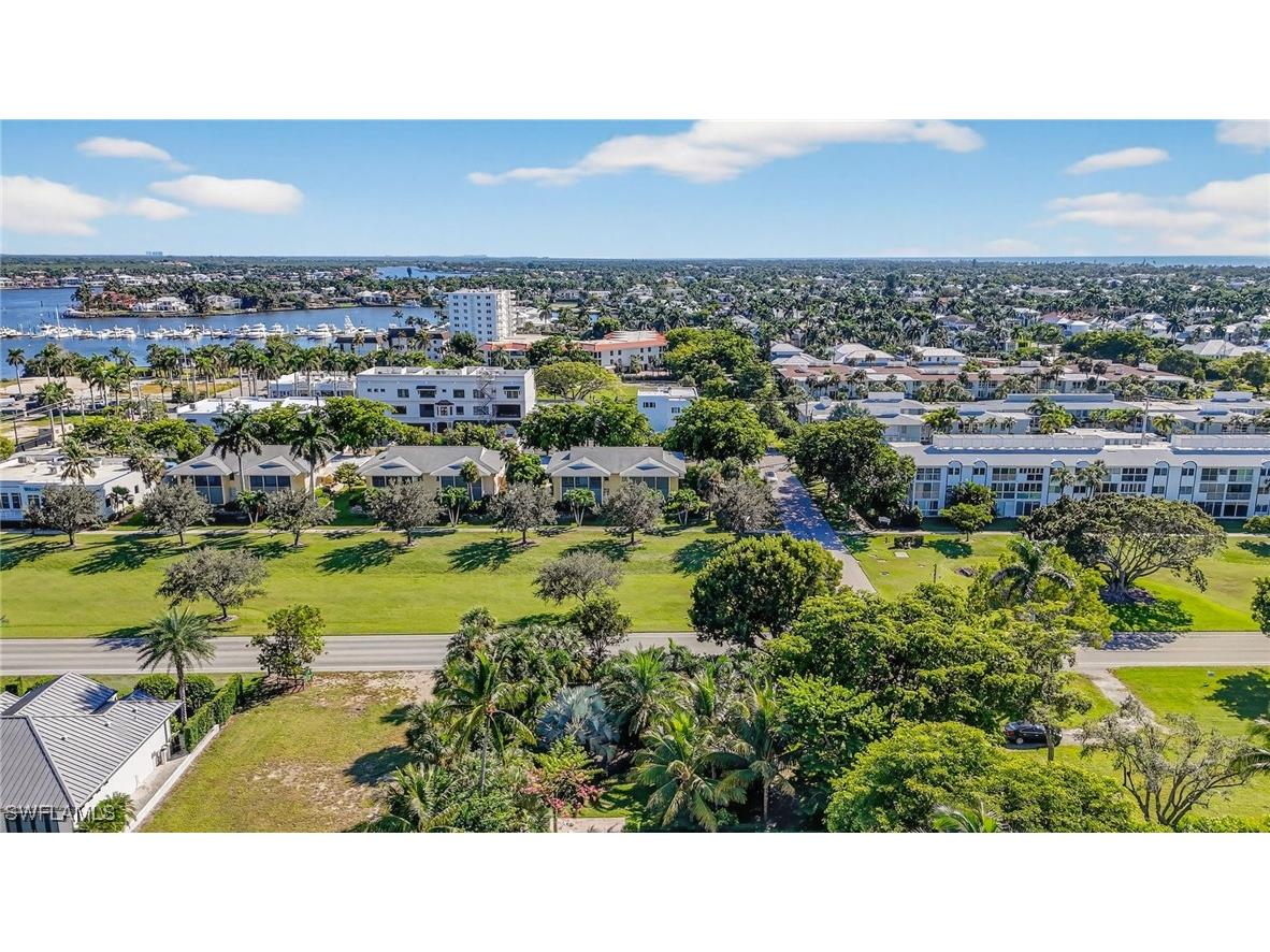 709 Broad Ave S Naples FL 34102 225077852 image14