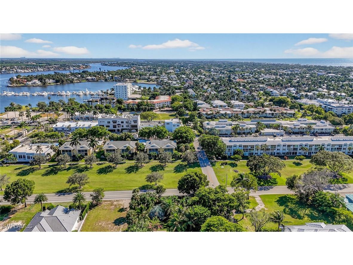 709 Broad Ave S Naples FL 34102 225077852 image16