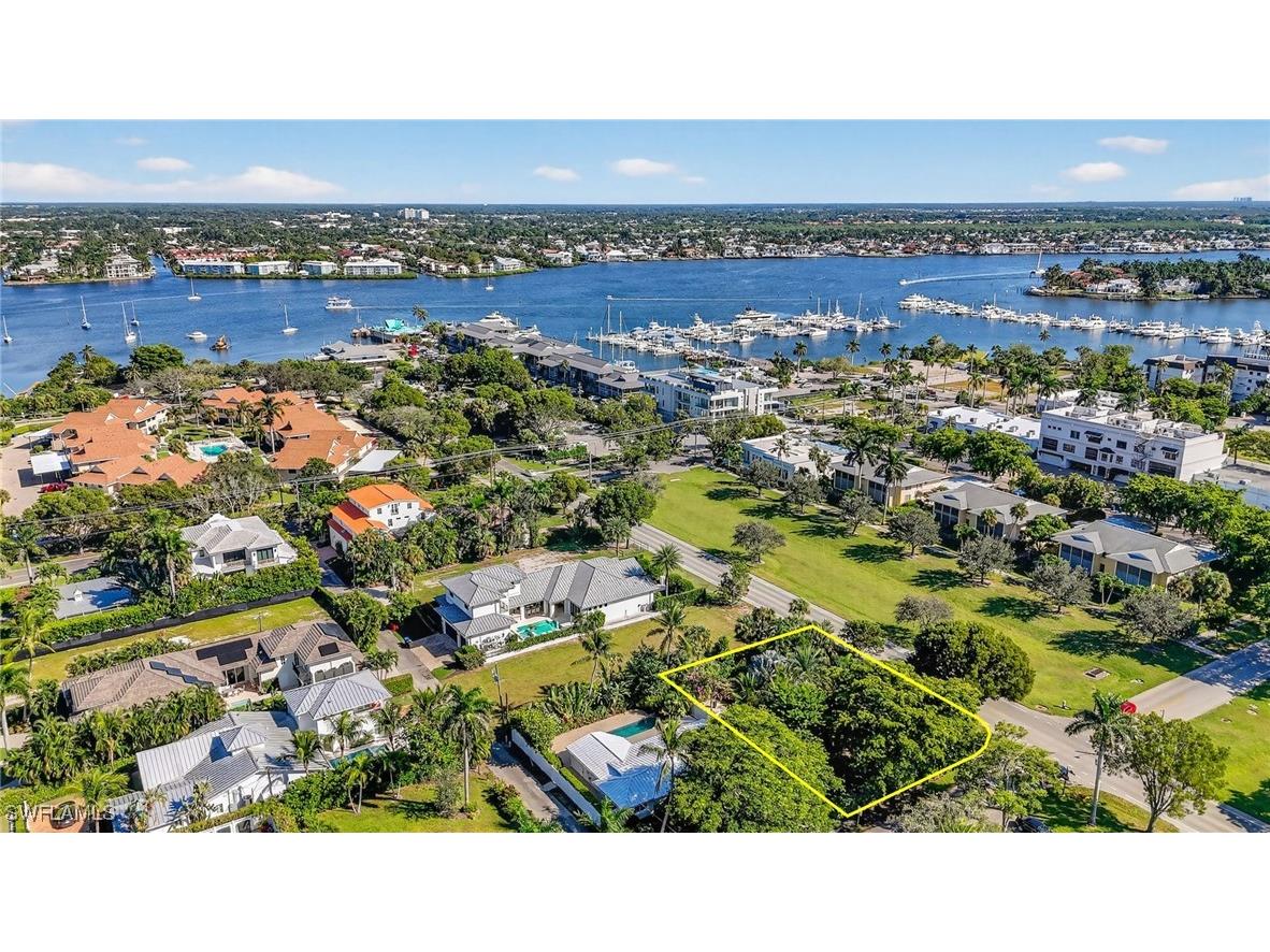 709 Broad Ave S Naples FL 34102 225077852 image17