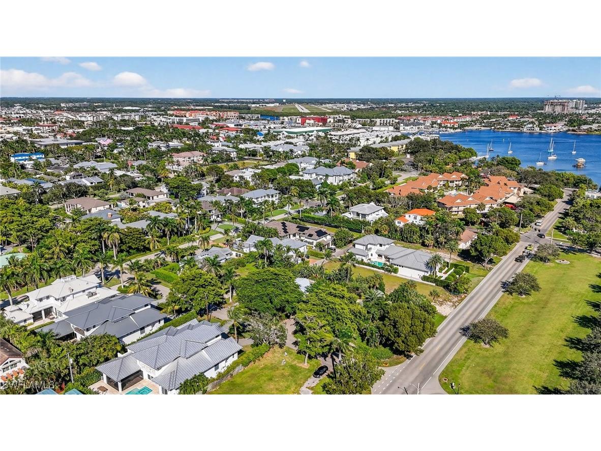 709 Broad Ave S Naples FL 34102 225077852 image6