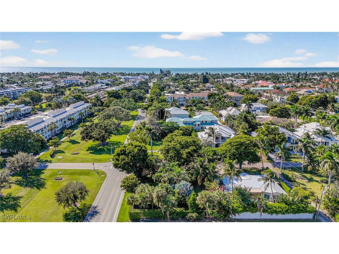 709 Broad Ave S Naples FL 34102 225077852 image8