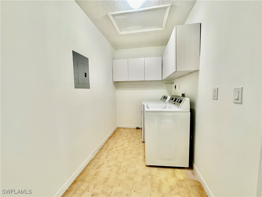 709 Landover Circle #202 Naples FL 34104 225076001 image19