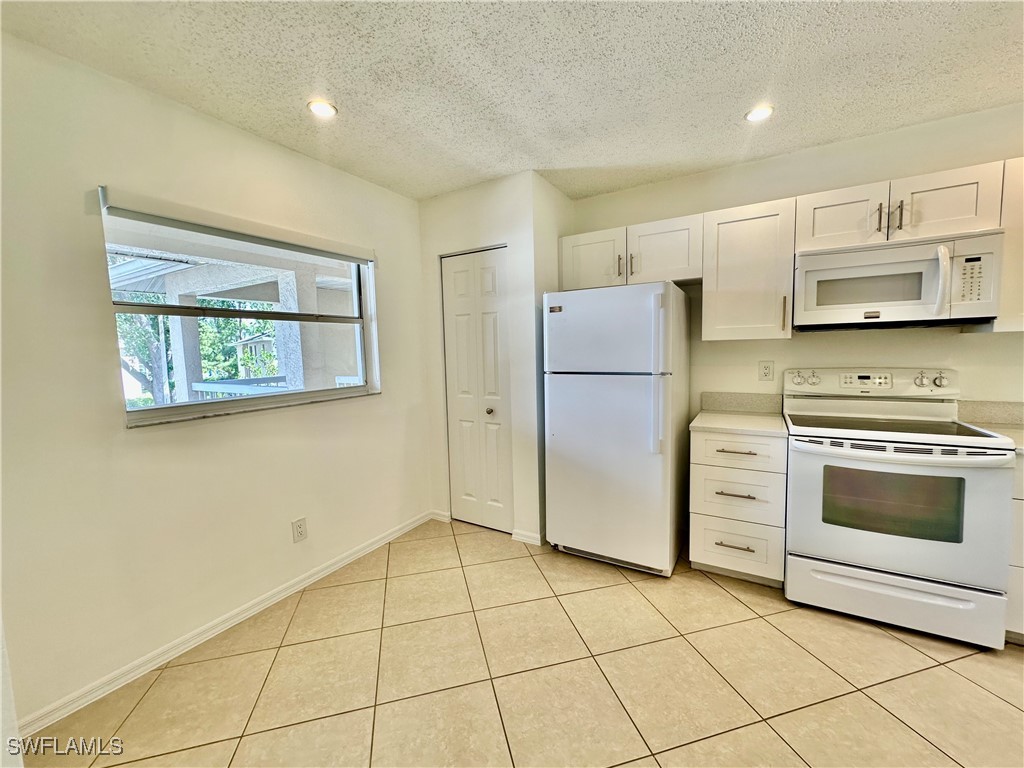 709 Landover Circle #202 Naples FL 34104 225076001 image3