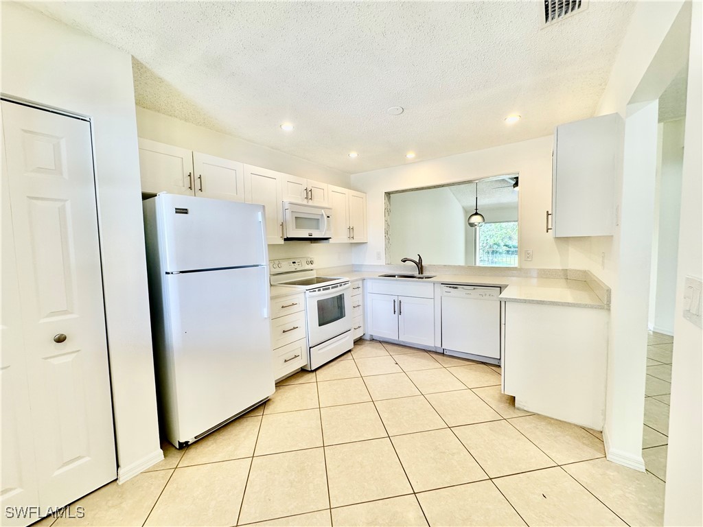 709 Landover Circle #202 Naples FL 34104 225076001 image4