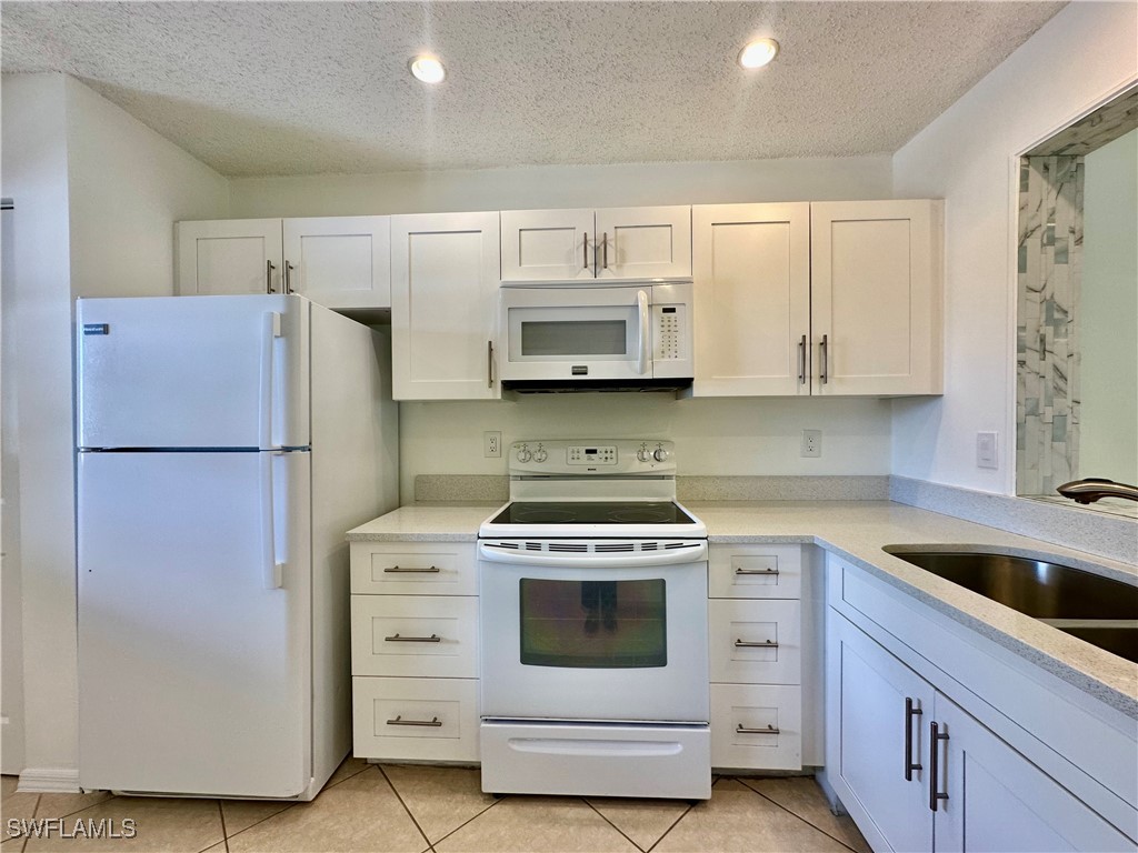 709 Landover Circle #202 Naples FL 34104 225076001 image5