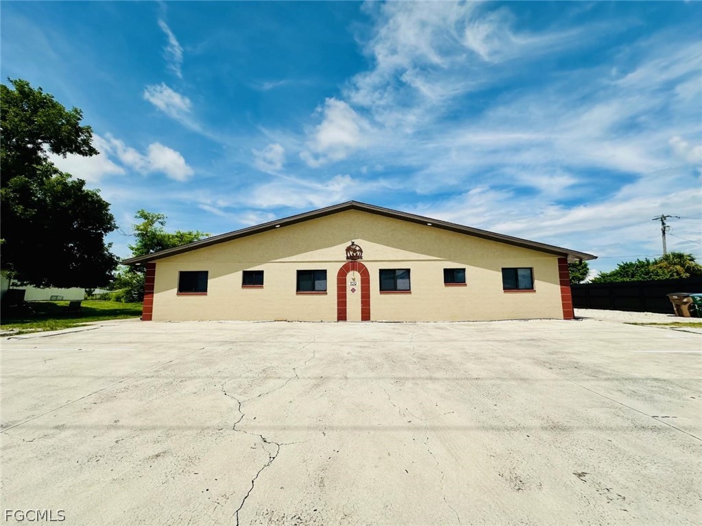 709 SE 8th Terrace #3 Cape Coral FL 33990 2026010627 image1