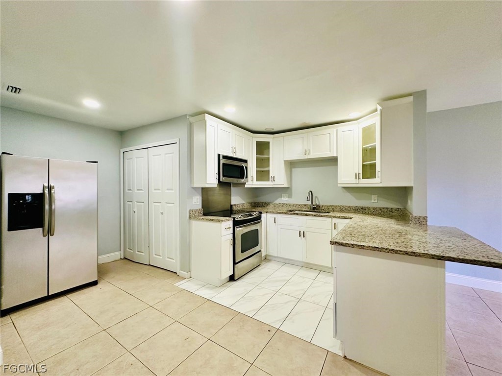 709 SE 8th Terrace #3 Cape Coral FL 33990 2026010627 image4