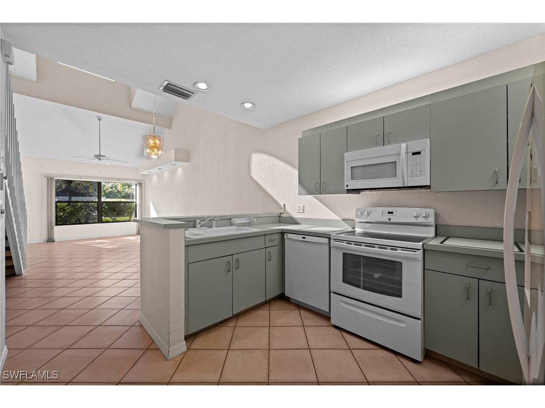 71 Emerald Woods Drive #F2 Naples FL 34108 226004627 image10