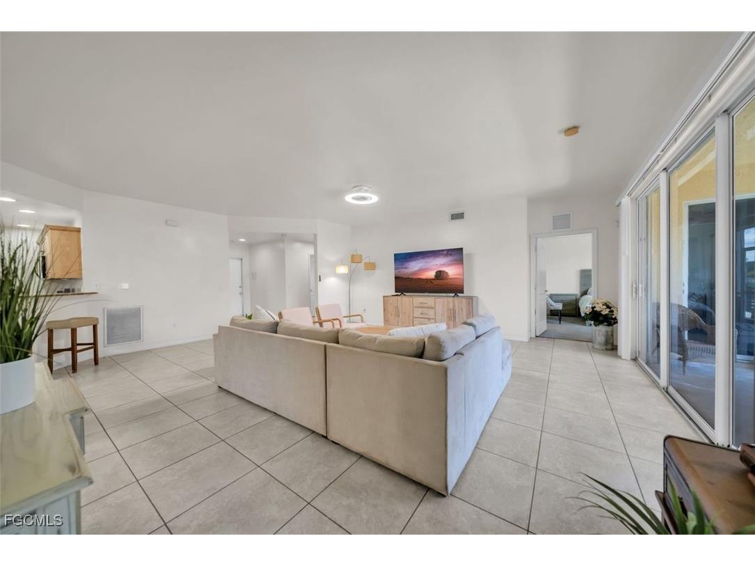 710 SW 47th Street #103 Cape Coral FL 33914 2025007456 image29