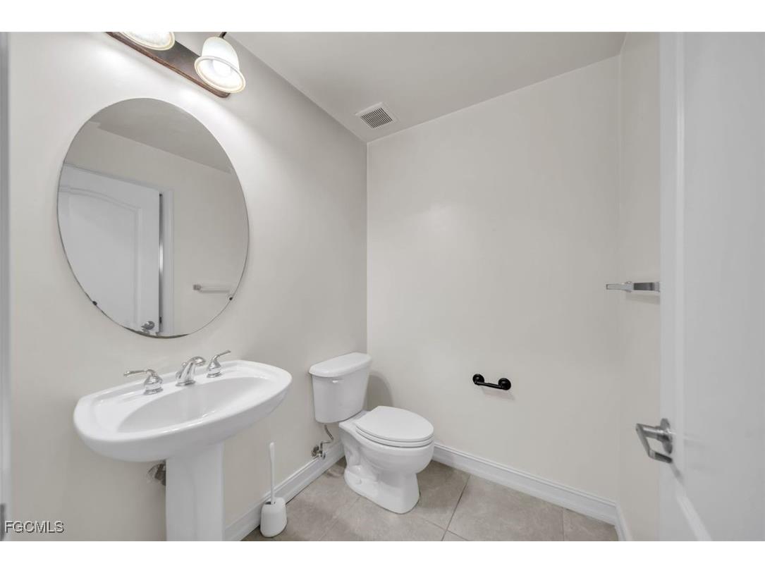 710 SW 47th Street #103 Cape Coral FL 33914 2025007456 image33