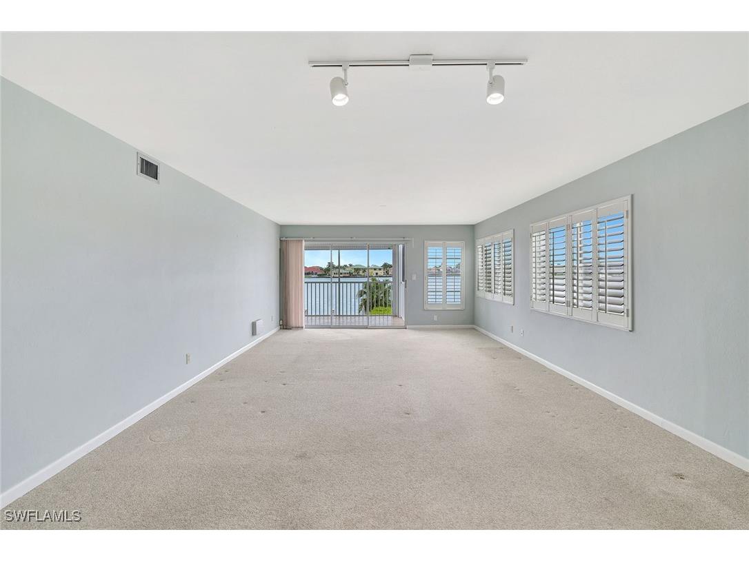 710 W Elkcam Circle #204 Marco Island FL 34145 225077621 image9