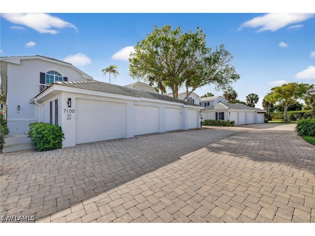 7100 Barrington Circle #101 Naples FL 34108 226023513 image1