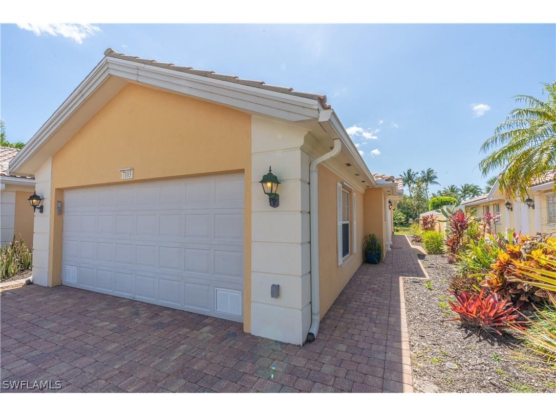 7103 Marconi Court Naples FL 34114 224032423 image1