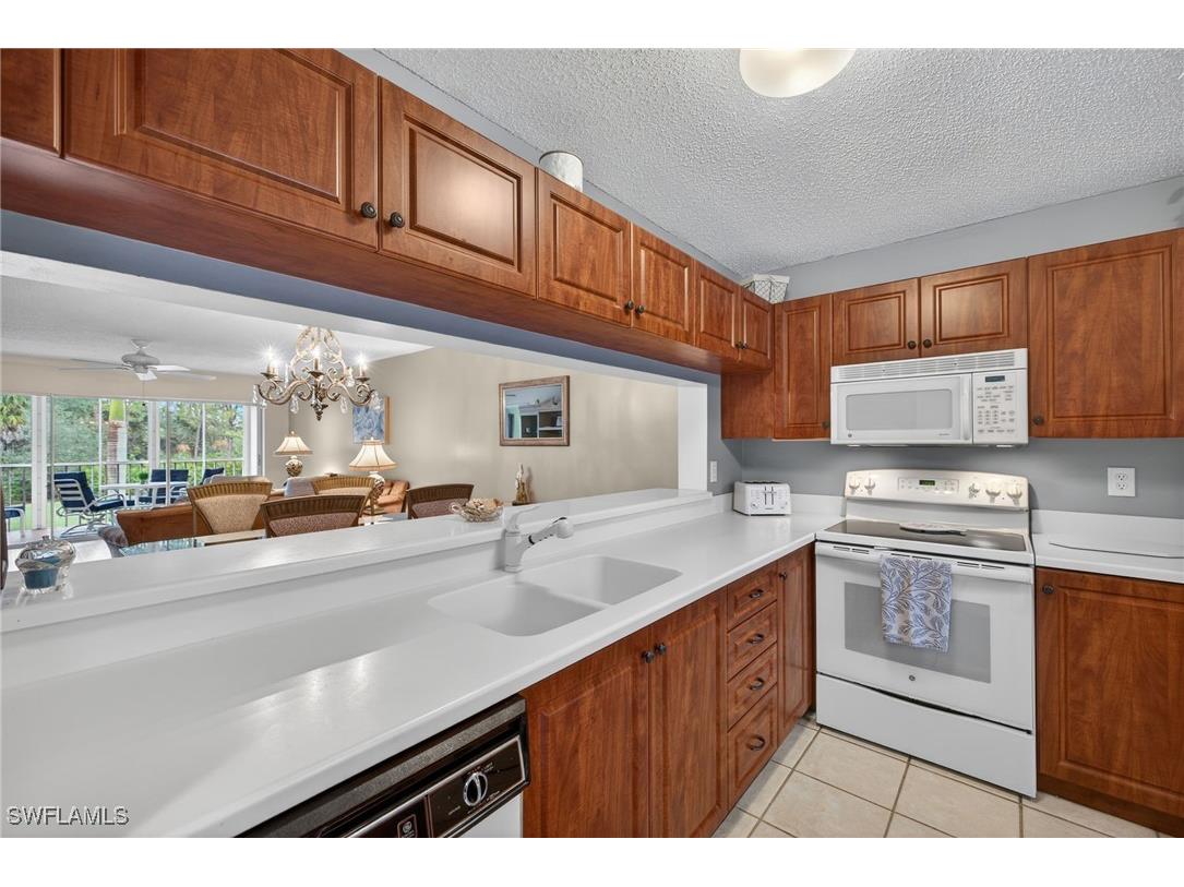 7105 Dennis Circle #E207 Naples FL 34104 226003815 image10