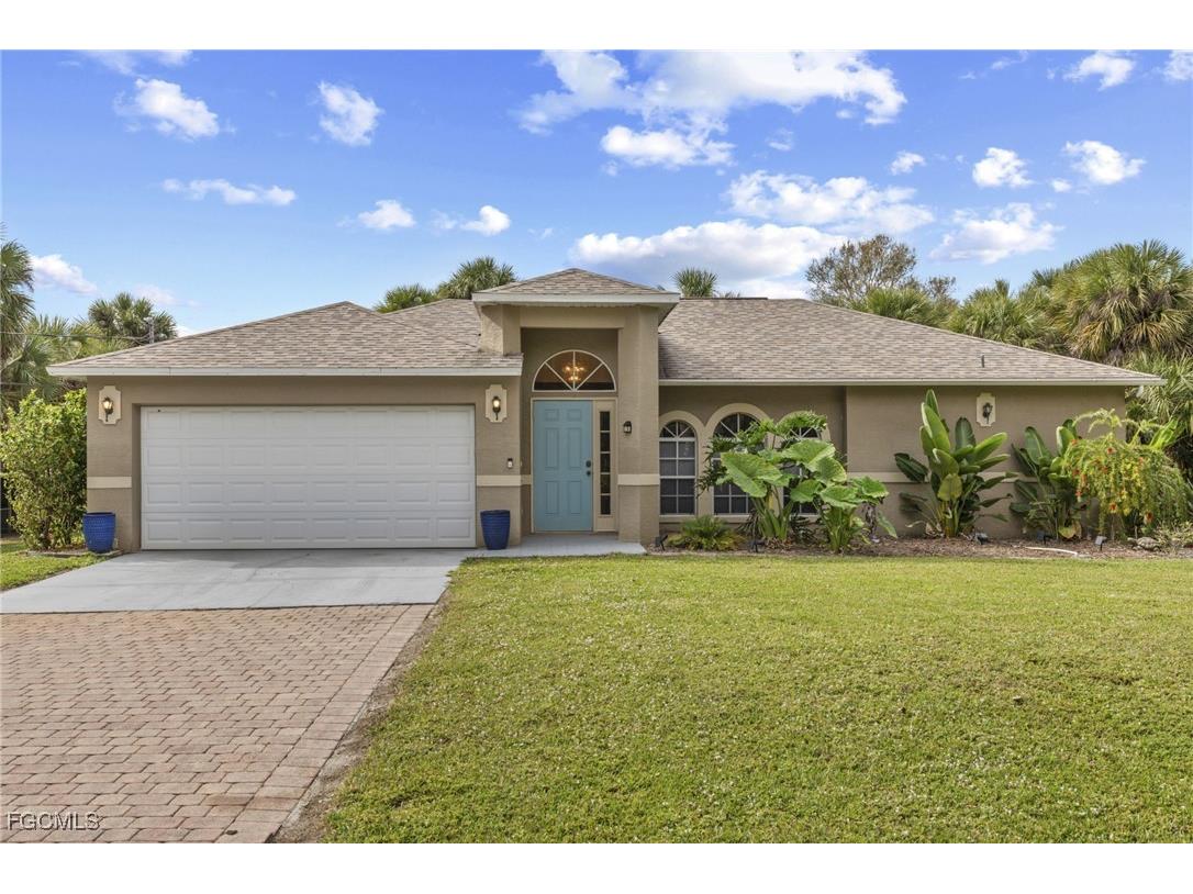 711 12th Street NE Naples FL 34120 2026002268 image1