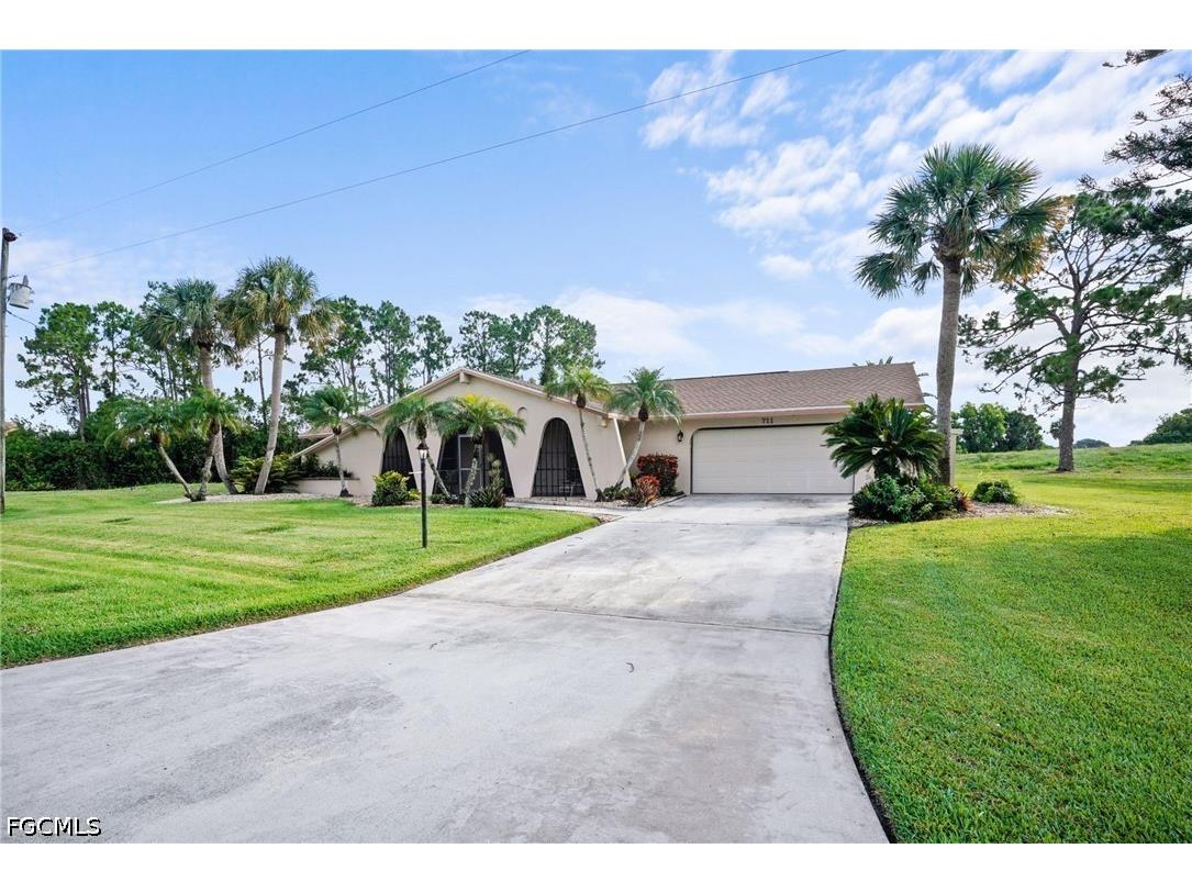 711 Mirror Lakes Drive Lehigh Acres FL 33974 2026026402 image1
