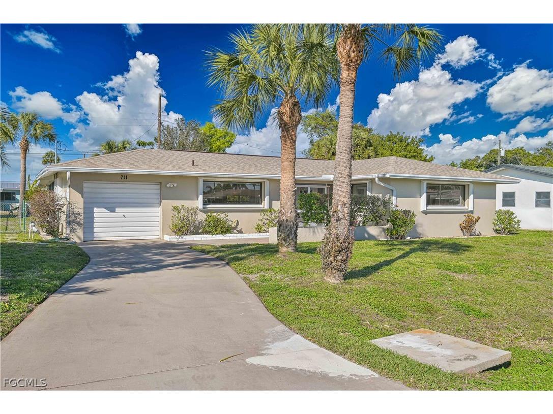 711 Monterey Avenue Cape Coral FL 33904 2026009652 image1