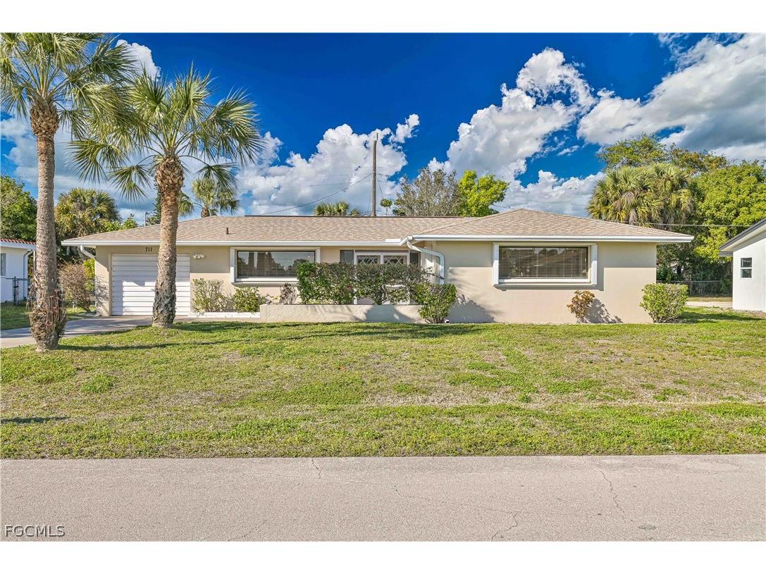 711 Monterey Avenue Cape Coral FL 33904 2026009652 image2