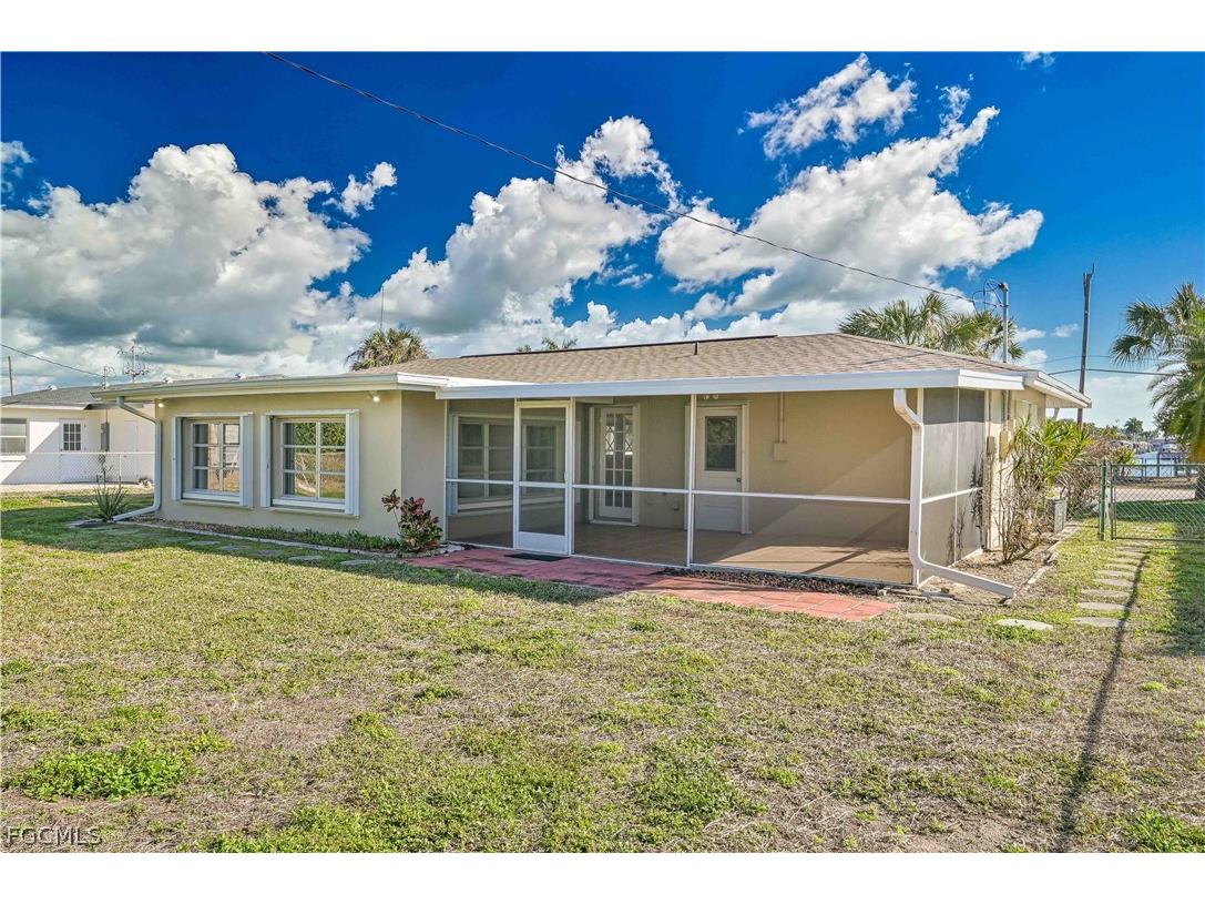 711 Monterey Avenue Cape Coral FL 33904 2026009652 image5