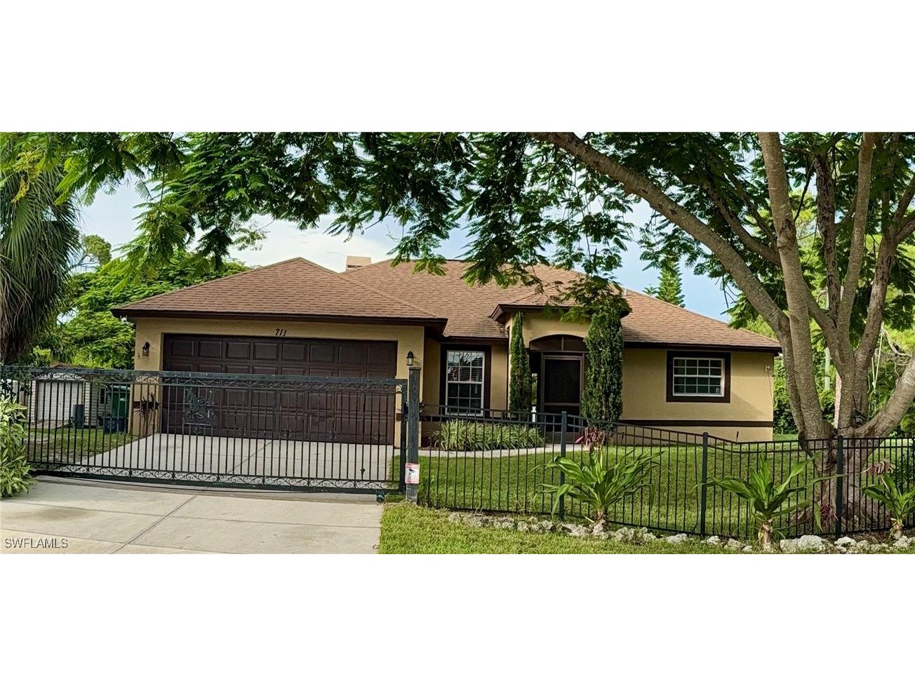 711 Pine Vale Drive Naples FL 34104 225063145 image1